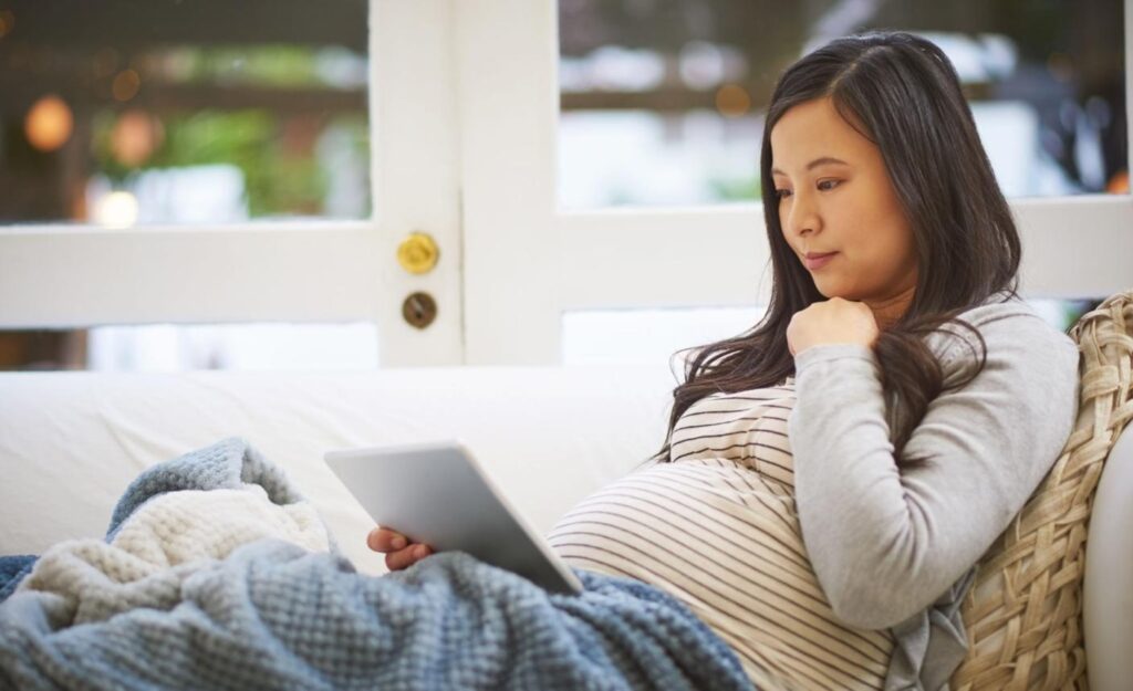 Women searching for pregnancy help